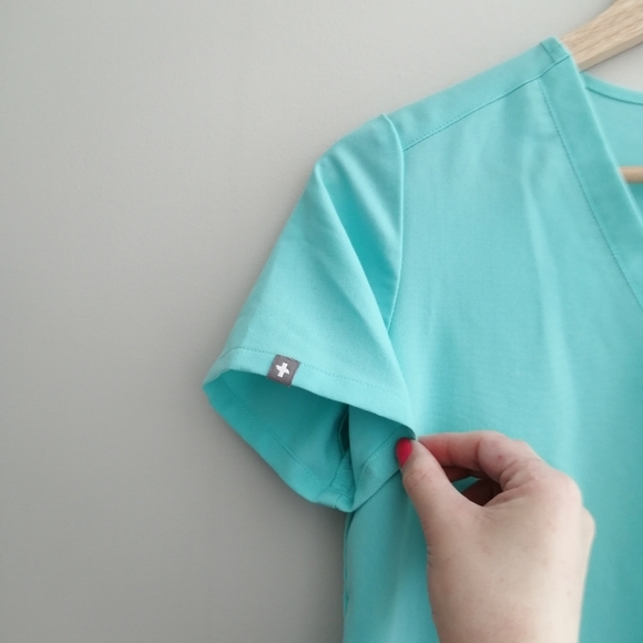 Figs Casma 3 Pocket Scrub Top Limited Edition Colour XXS - Picture 6 of 15